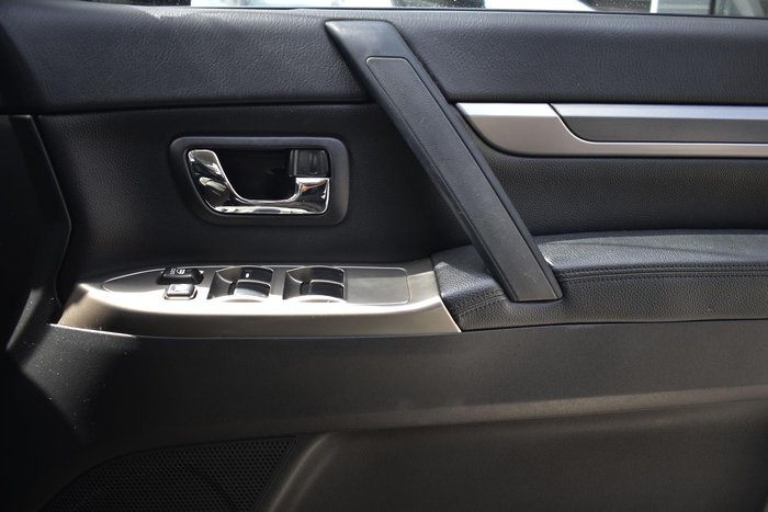 2019 Mitsubishi Pajero GLS