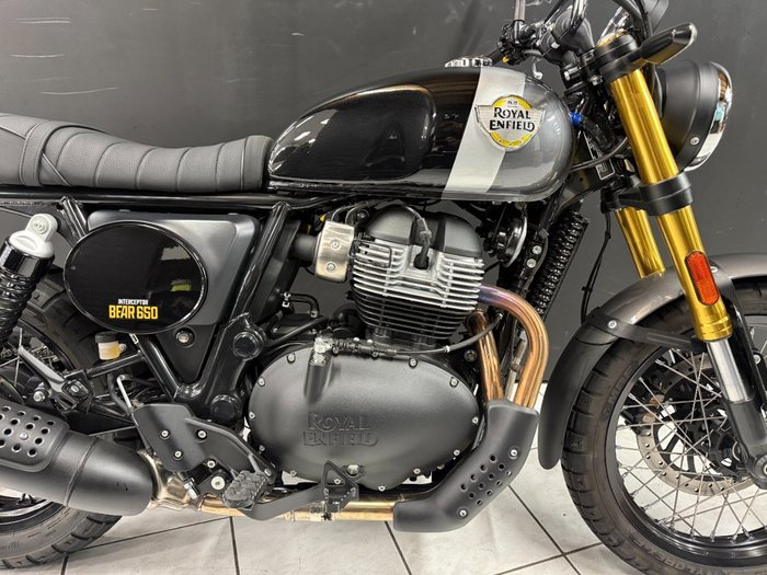 2025 Royal Enfield INTERCEPTOR 650 E5 CLASSIC Black
