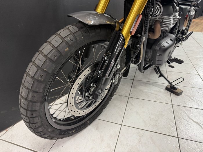 2025 Royal Enfield INTERCEPTOR 650 E5 CLASSIC Black