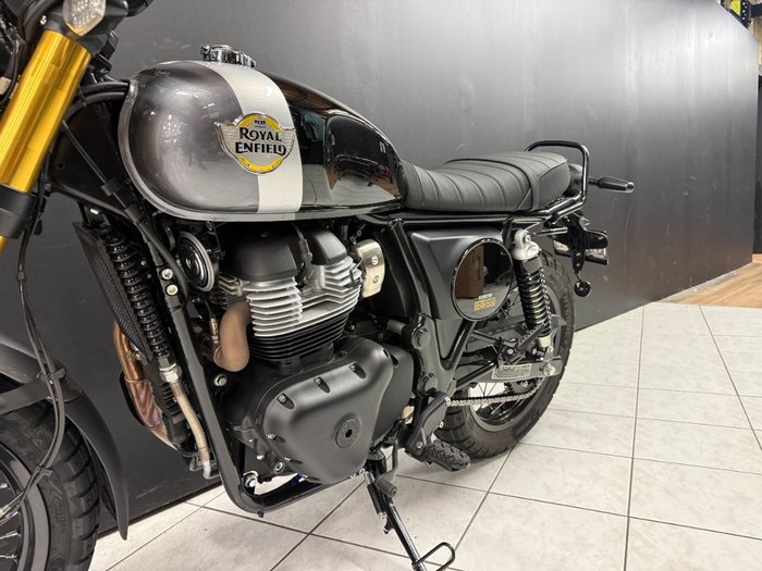 2025 Royal Enfield INTERCEPTOR 650 E5 CLASSIC Black
