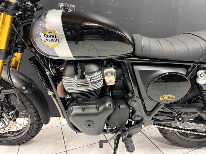 2025 Royal Enfield INTERCEPTOR 650 E5 CLASSIC Black