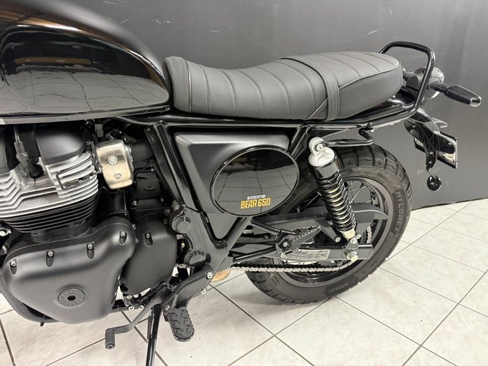 2025 Royal Enfield INTERCEPTOR 650 E5 CLASSIC Black