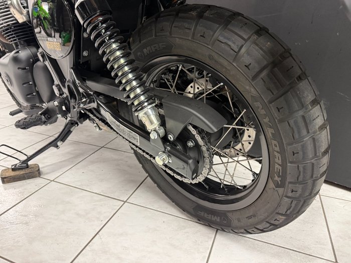 2025 Royal Enfield INTERCEPTOR 650 E5 CLASSIC Black