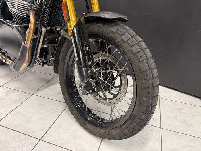 2025 Royal Enfield INTERCEPTOR 650 E5 CLASSIC Black