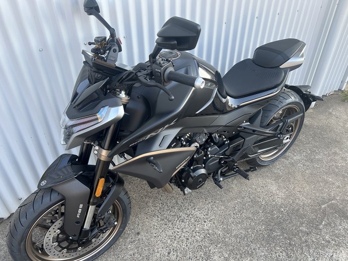 CFMOTO 800NK ADVANCE ROAD BLACK