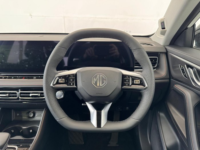 2025 MG HS Super Hybrid Essence