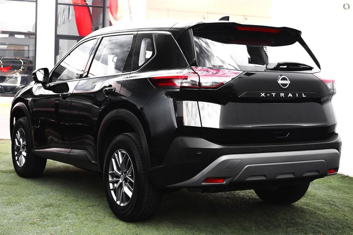 2025 Nissan X-TRAIL ST