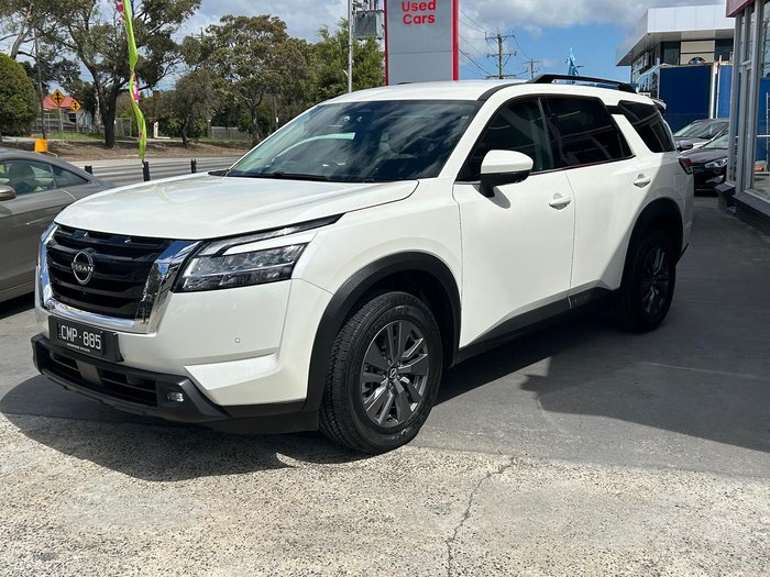 2022 Nissan Pathfinder ST-L