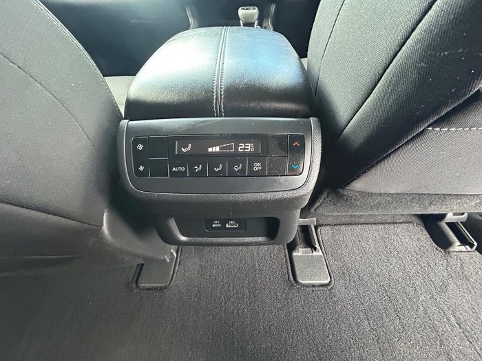 2022 Nissan Pathfinder ST-L