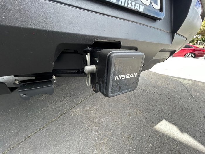 2022 Nissan Pathfinder ST-L