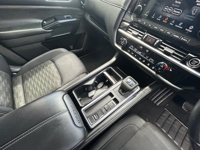 2022 Nissan Pathfinder ST-L
