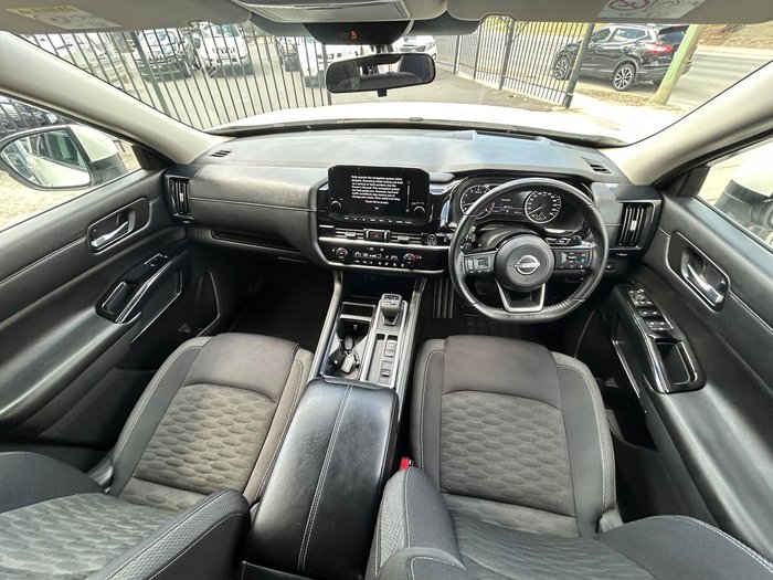 2022 Nissan Pathfinder ST-L