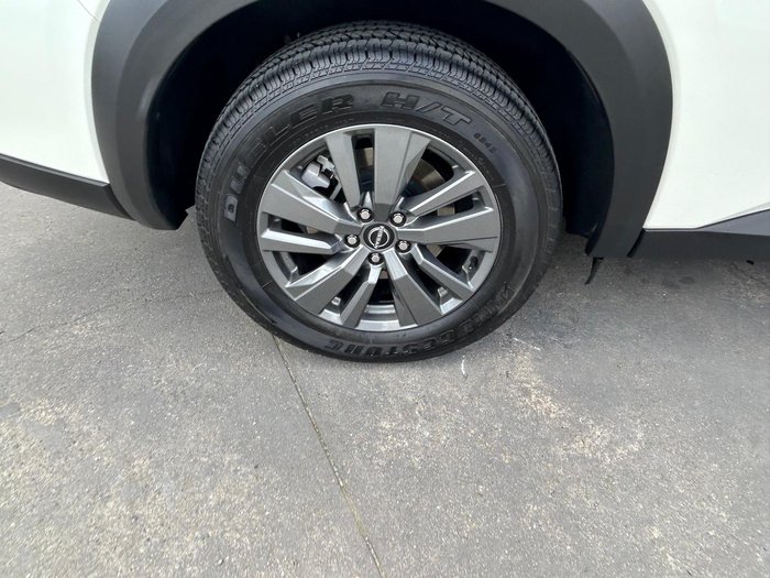 2022 Nissan Pathfinder ST-L