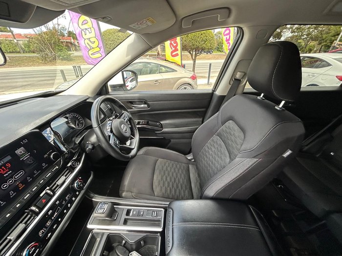 2022 Nissan Pathfinder ST-L