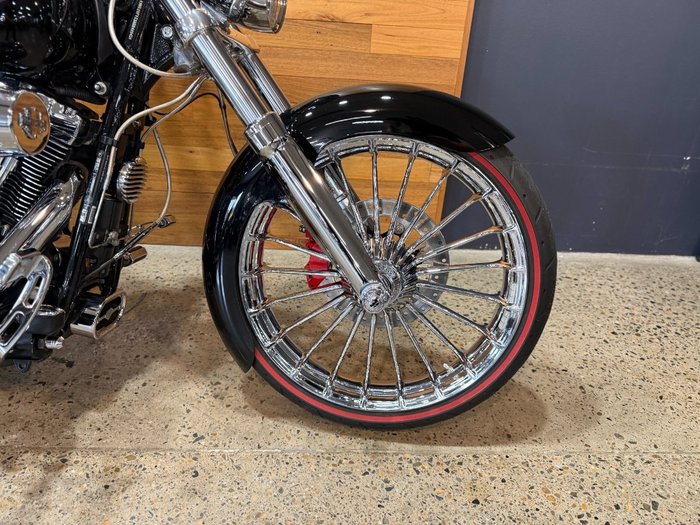 2017 Harley-davidson FXSB SOFTAIL BREAKOUT Black