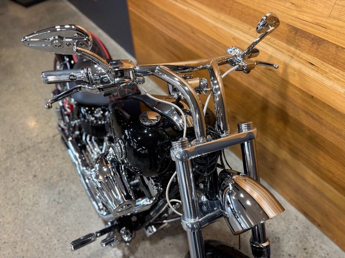 2017 Harley-davidson FXSB SOFTAIL BREAKOUT Black