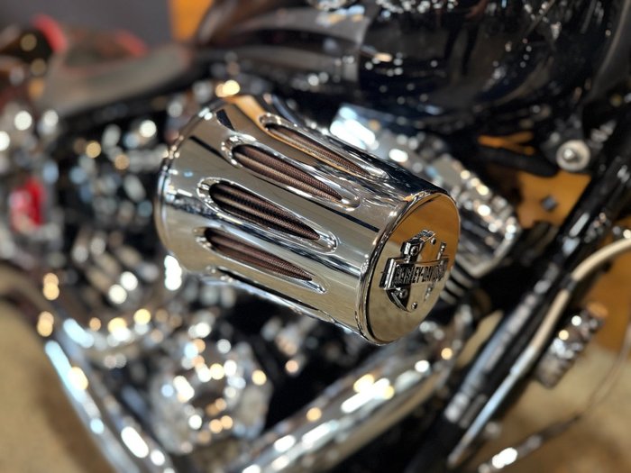 2017 Harley-davidson FXSB SOFTAIL BREAKOUT Black