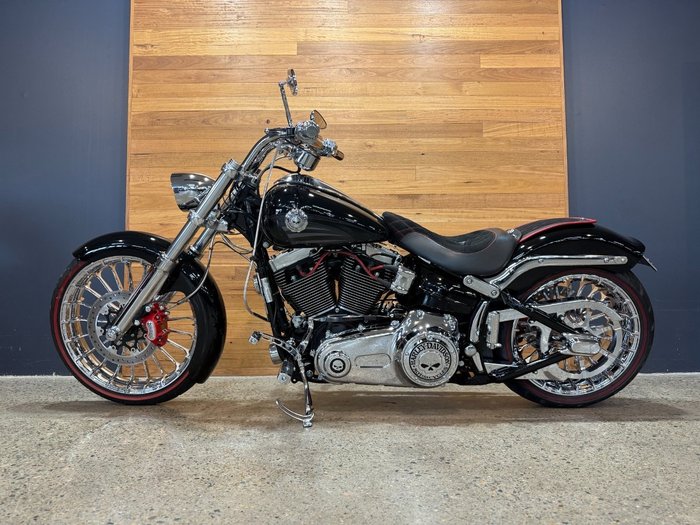 2017 Harley-davidson FXSB SOFTAIL BREAKOUT Black
