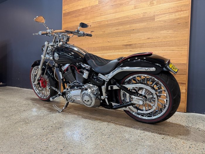 2017 Harley-davidson FXSB SOFTAIL BREAKOUT Black