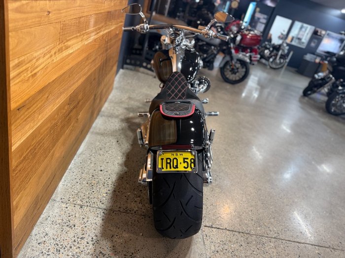 2017 Harley-davidson FXSB SOFTAIL BREAKOUT Black