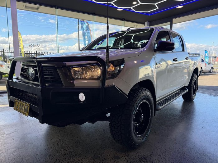 2020 Toyota Hilux SR