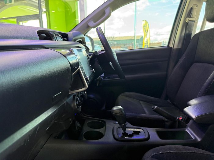 2020 Toyota Hilux SR