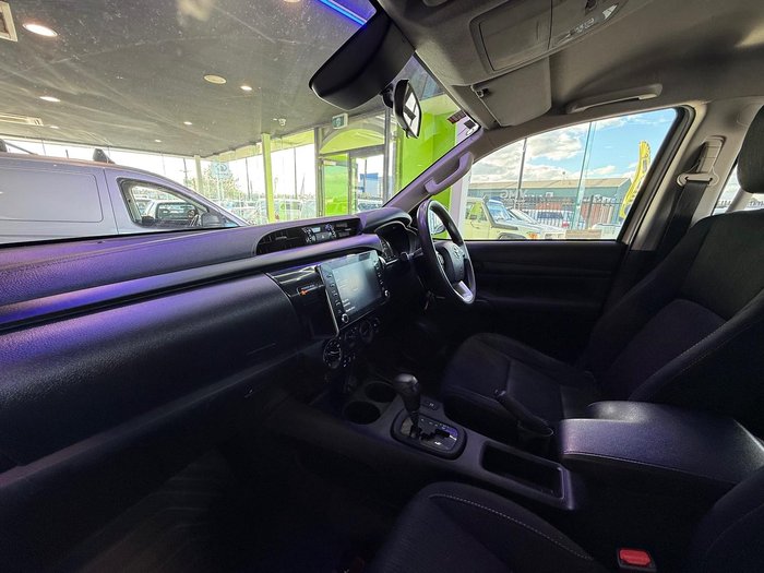 2020 Toyota Hilux SR