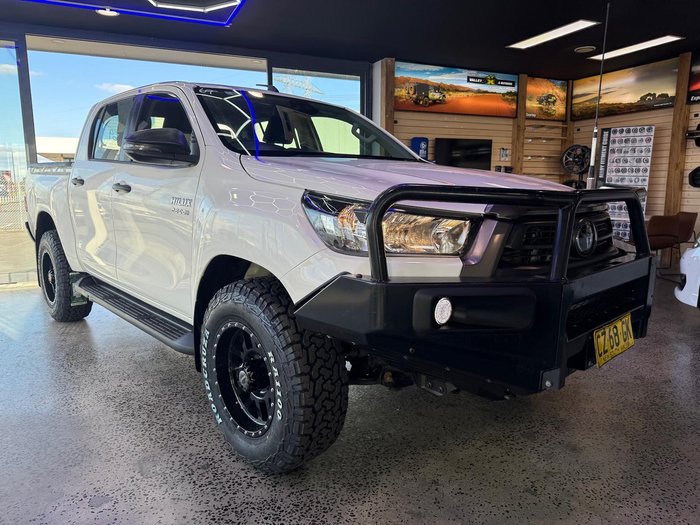 2020 Toyota Hilux SR