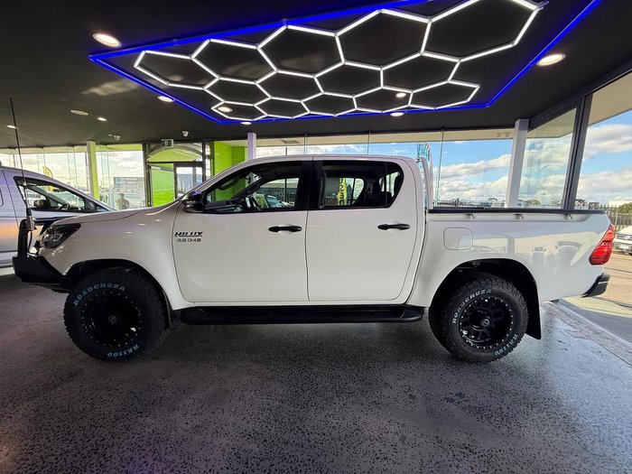 2020 Toyota Hilux SR