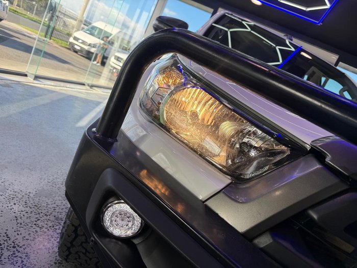 2020 Toyota Hilux SR