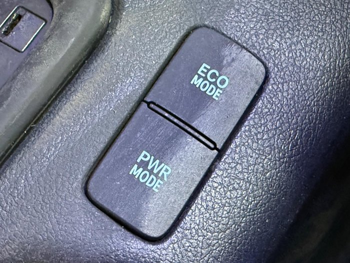 2020 Toyota Hilux SR