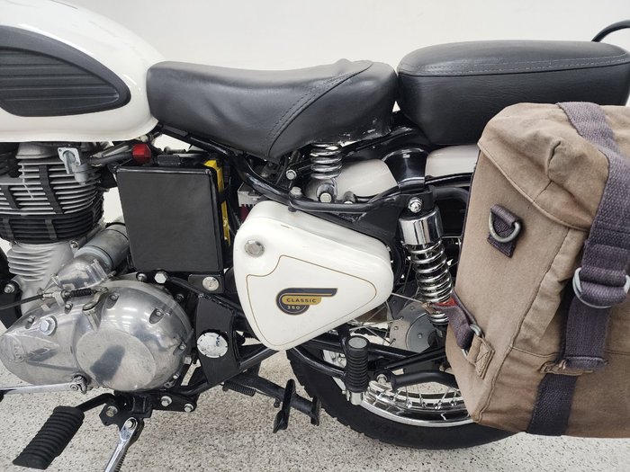 2018 Royal Enfield CLASSIC 350 White