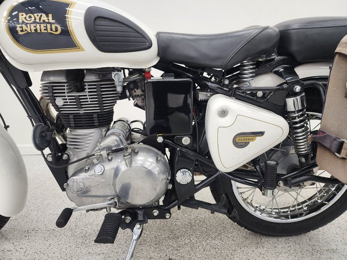 2018 Royal Enfield CLASSIC 350 White