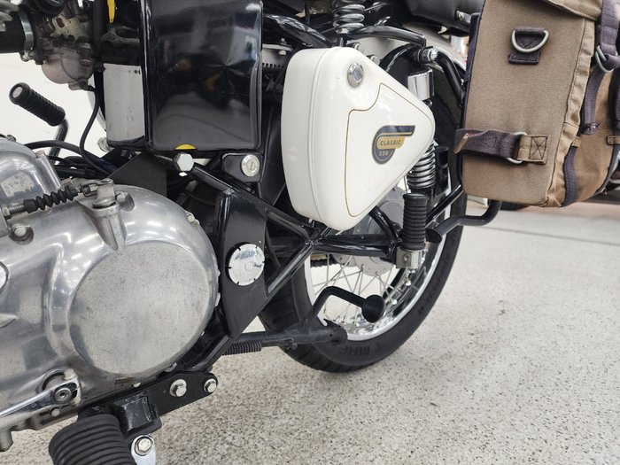 2018 Royal Enfield CLASSIC 350 White