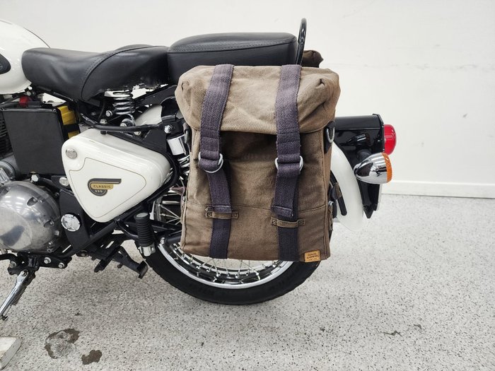 2018 Royal Enfield CLASSIC 350 White
