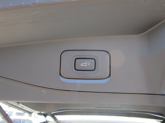 2025 Isuzu MU-X LS-T