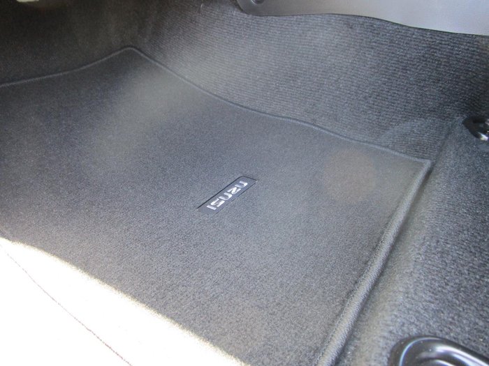 2025 Isuzu MU-X LS-T