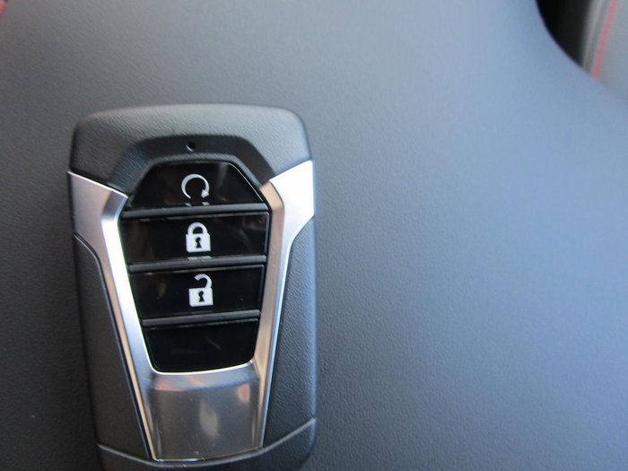 2025 Isuzu D-MAX X-TERRAIN