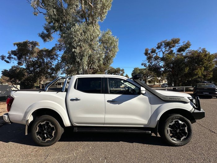 2025 Nissan Navara ST-X