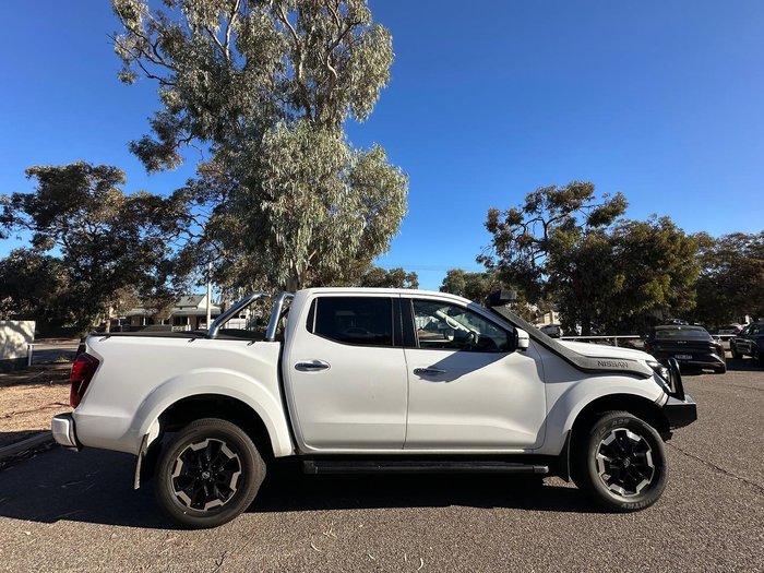 2025 Nissan Navara ST-X