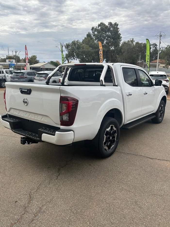 2025 Nissan Navara ST-X