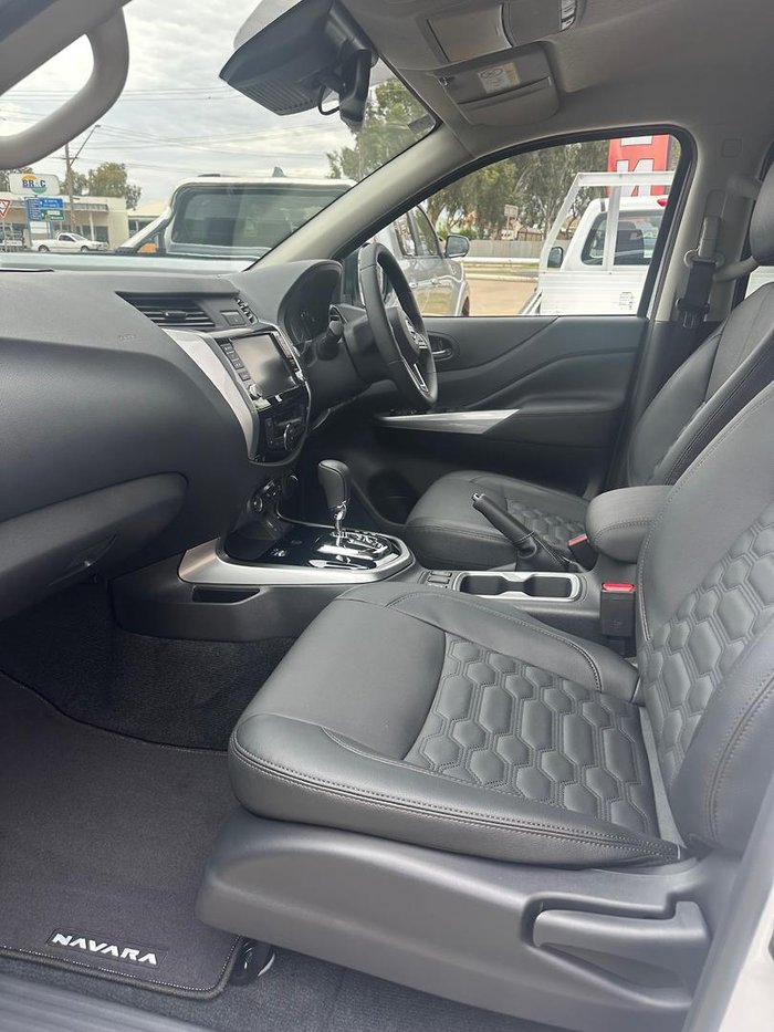 2025 Nissan Navara ST-X