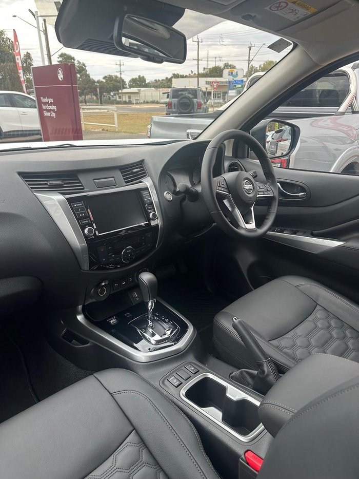 2025 Nissan Navara ST-X