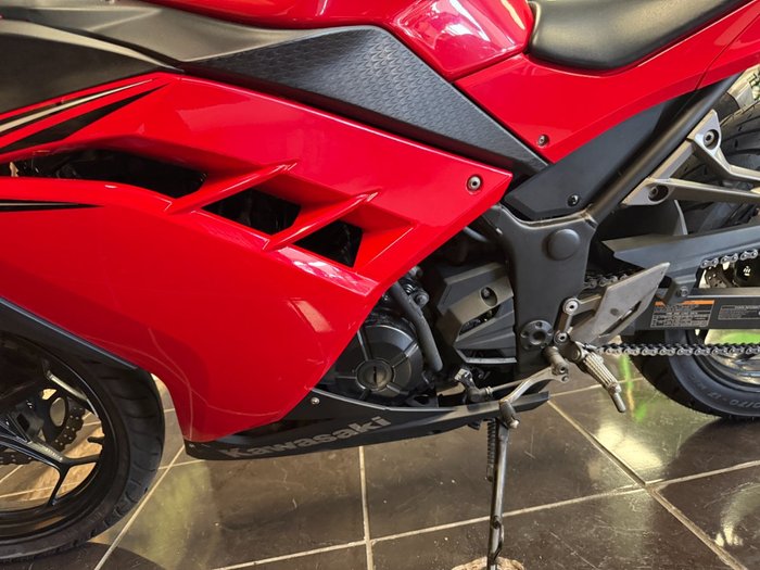 2016 Kawasaki NINJA 300 ABS RED