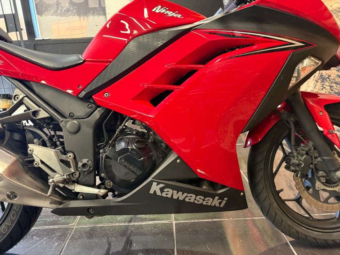 2016 Kawasaki NINJA 300 ABS RED