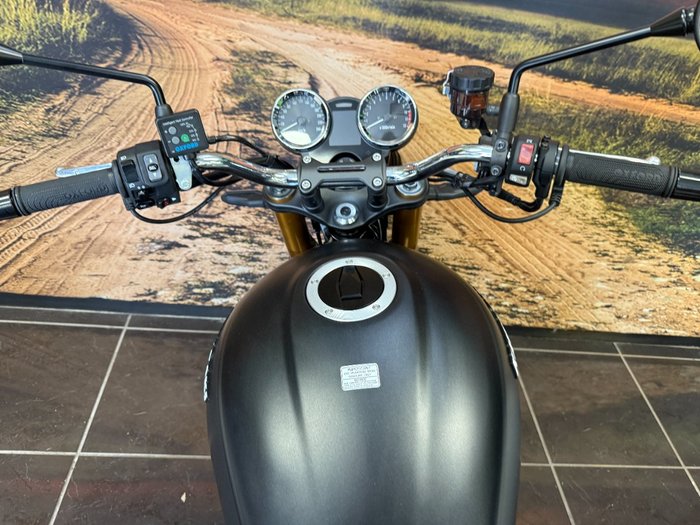 2025 Kawasaki Z900RS SE BLACK