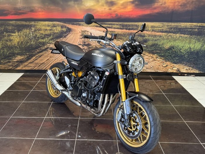 2025 Kawasaki Z900RS SE BLACK