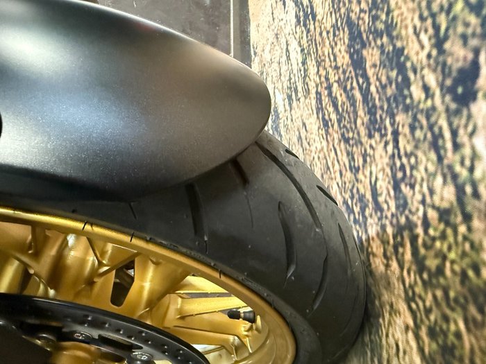 2025 Kawasaki Z900RS SE BLACK