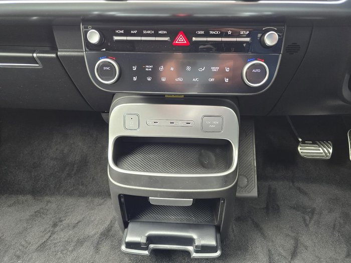 2025 Hyundai IONIQ 9 Calligraphy