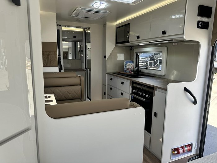 2025 JB Caravans Dirt Road Extreme 19'6 Fd
